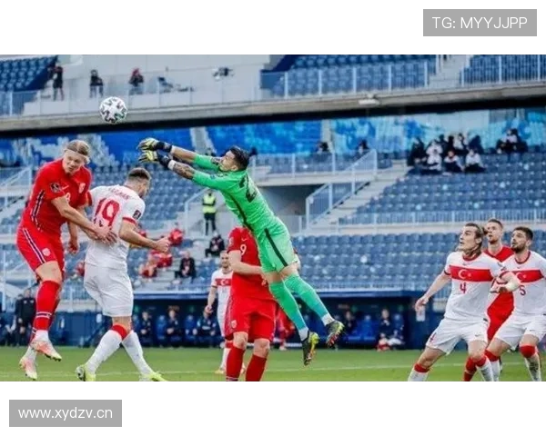 阿利松 vs 诺伊尔：传统门神与清道夫型门将的战术融合解析
