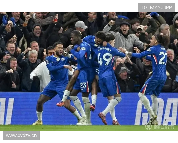 切尔西高位压迫下防线频繁暴露空间，稳定性面临考验