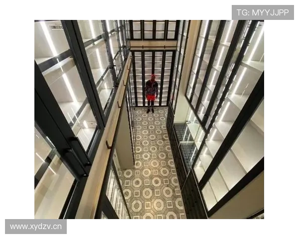 梅威瑟的鞋柜有几百万别说买鞋，这生活费我看普通人连月光都做不到