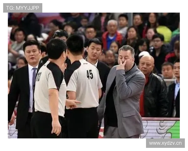防守犯规和进攻犯规区别解析,判定规则详解 防守犯规和进攻犯规区别解析,判定规则详解